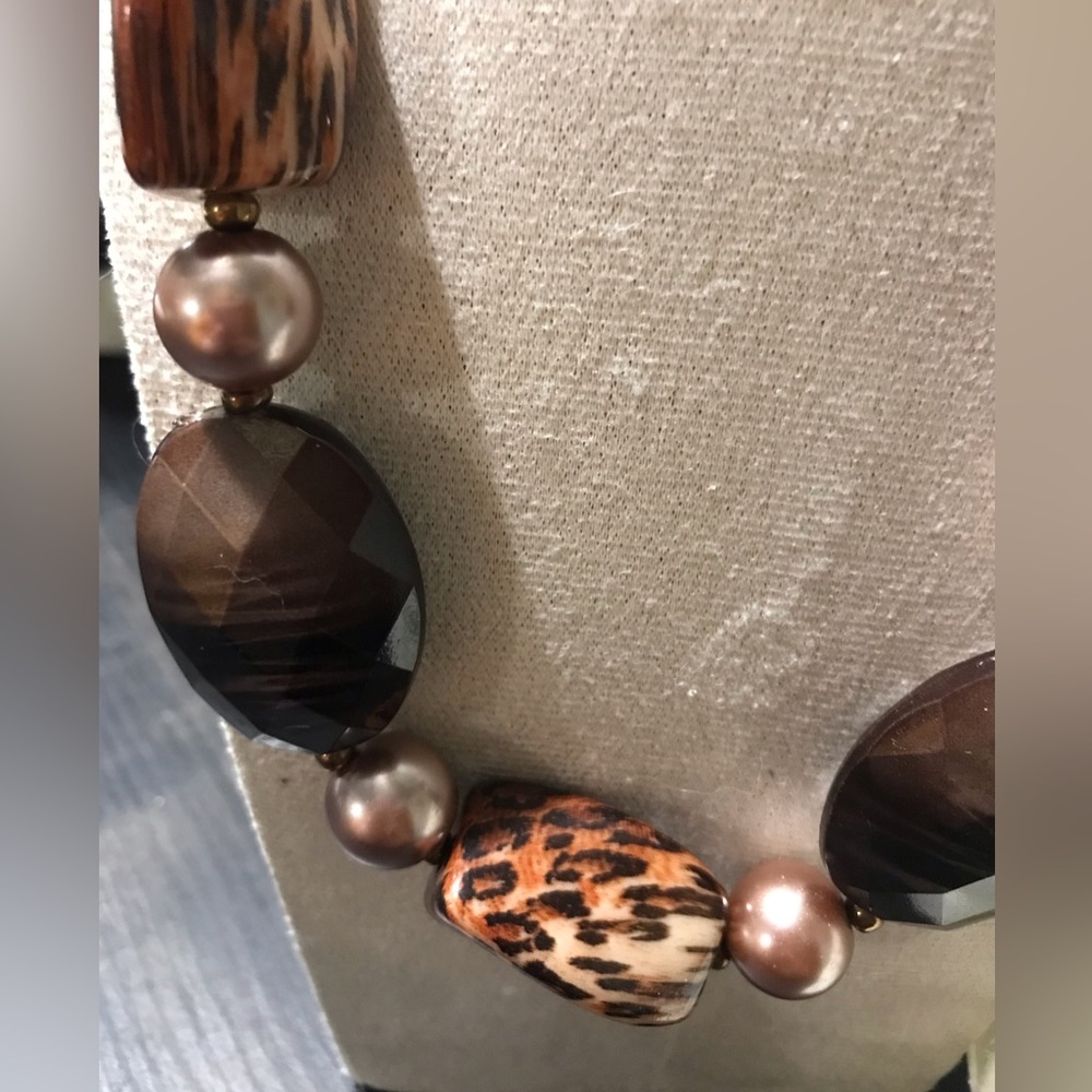 Acrylic Bead Necklace Cheetah Brown - Picture 2 of 3